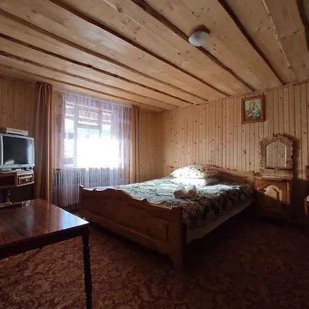 хата у карпатах Pilipets