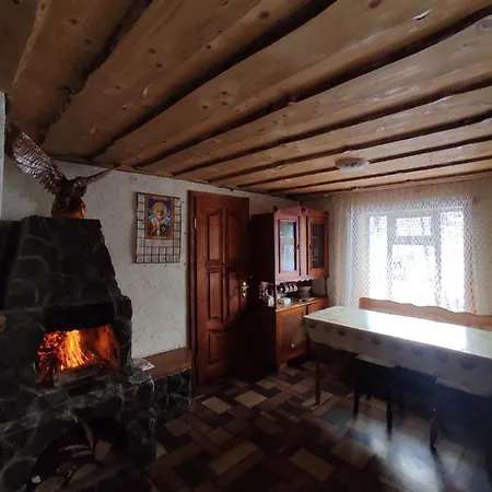 хата у карпатах Pilipets