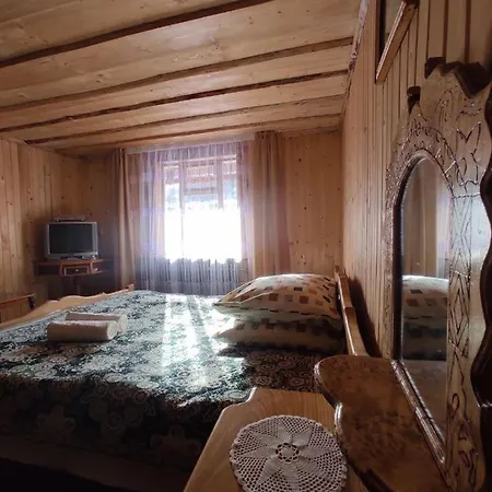 хата у карпатах Pilipets