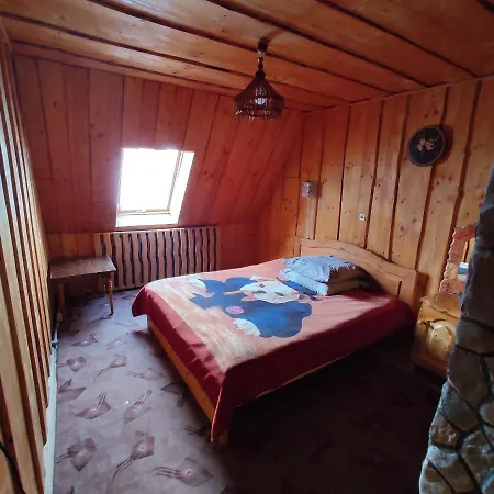 хата у карпатах *