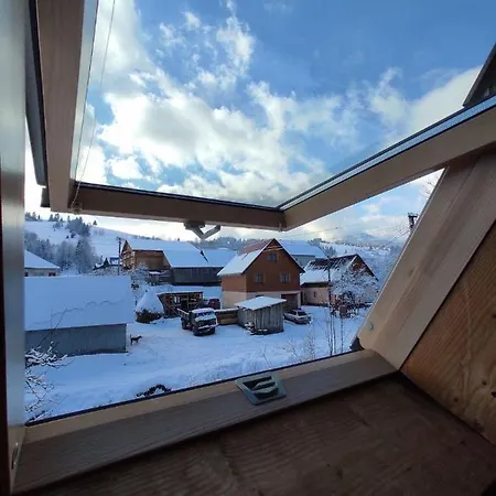 хата у карпатах