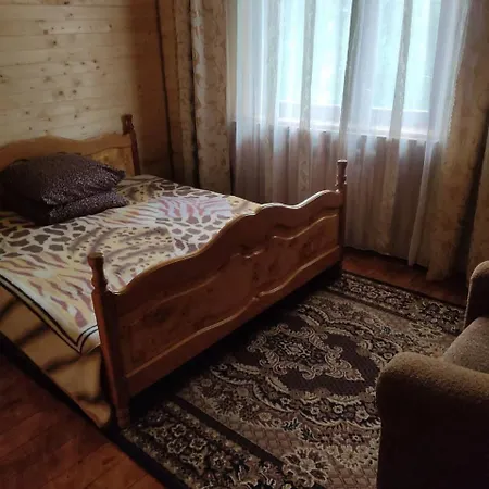 хата у карпатах 公寓 Pilipets
